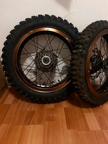 Llantas De Moto Gxt 200 Motard Aro 17