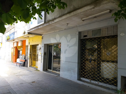 Imagen 3 de 12 de Excelente Oportunidad Venta De Tres Locales Con Casa 3 Dormitorios, Estrategica Ubicacion Frente A La Terminal De Omnibus De La Plata Ubicacion