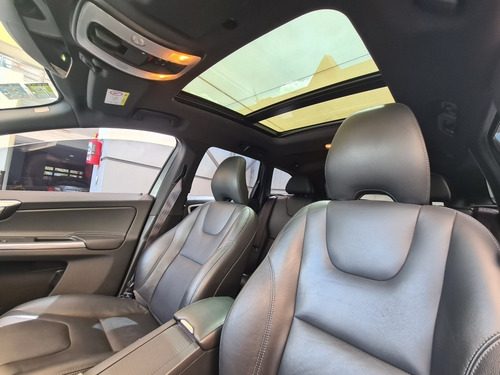 Volvo XC60 2.5 T5 Momentum