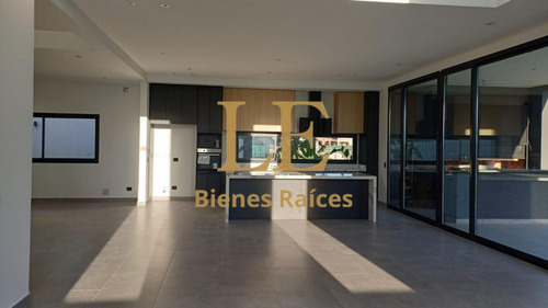 Venta Casa Barrio Costas - Puertos / Escobar