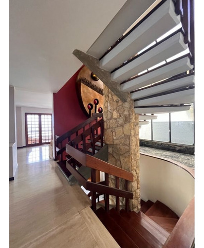 Hermosa Casa En Alquiler, En La Trinidad