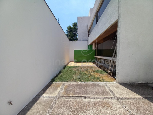 Amplia Casa En Colon De Echegaray Naucalpan