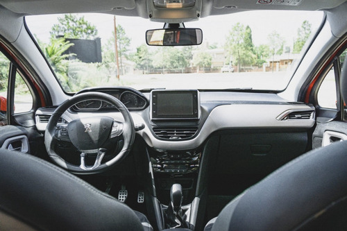 Imagen 7 de 22 de Peugeot 208 1.6 Feline 2018 70.000km