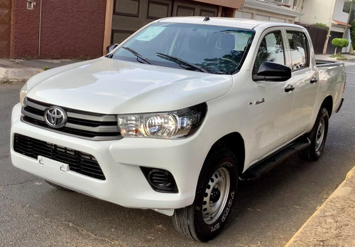 Toyota Hilux 2.7 Cabina Doble Base Mt