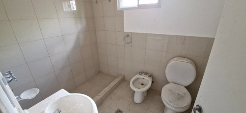 Casa Con Departamento En Venta En Barrio Sarmiento