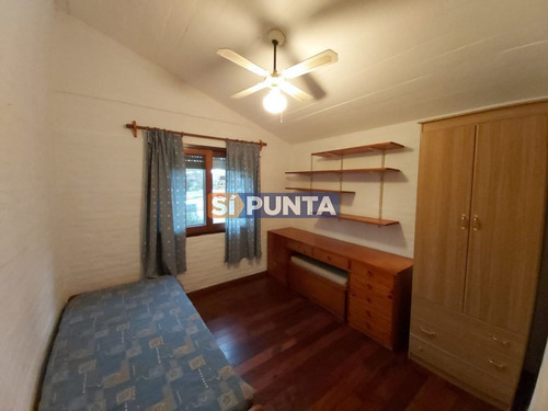 Imagen 10 de 17 de Casa De 5 Dormitorios Y Piscina En Altos Del Pinar. Alquiler Y Alquiler Anual