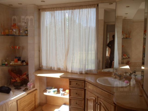 Muy Linda Casa En Saint Thomas Sur