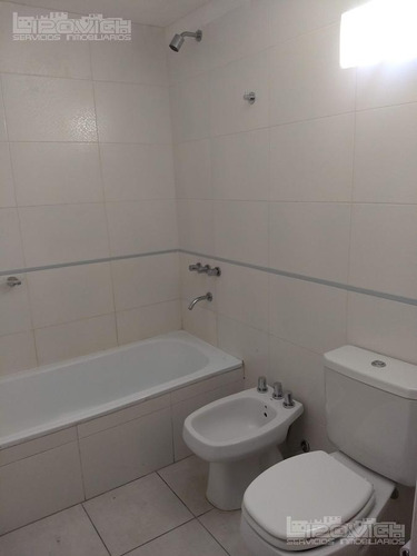 Monoambiente En Venta. Contrafrente Con Balcón. Apto Profesional. Pileta Y Terraza. Granaderos Al 600. Caballito