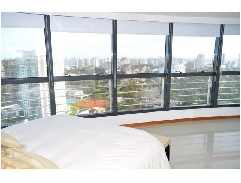 Apartamento En Venta De 3 Dormitorios En Roosevelt