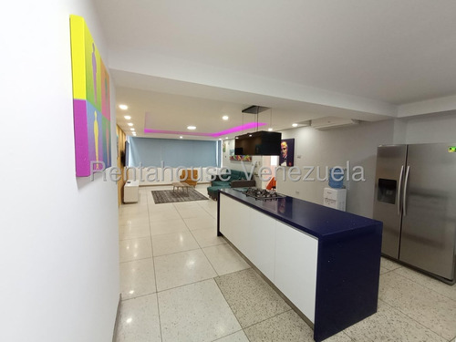 25-23520 Amplio Apartamento En Venta En El Paraíso