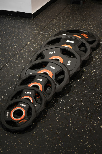 Disco Olimpico 2,5 Kg Recubierto Engomado Calibrado 50 Mm Negro Con Naranja