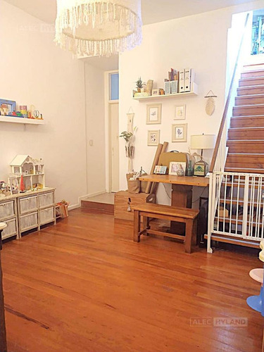 Casa 5 Ambientes En Venta - Mart.-vias/santa Fe