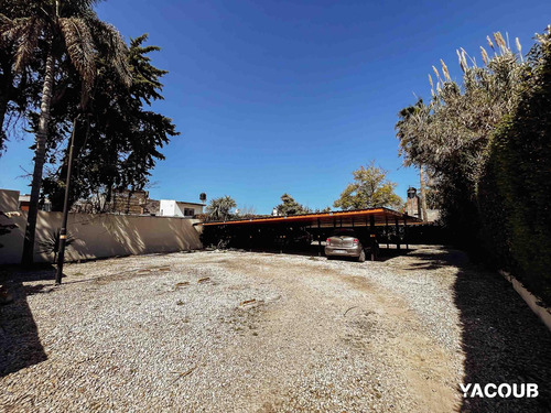 Casa En Venta - 2 Dormitorios 1 Baño - Cochera - 105mts2 - City Bell