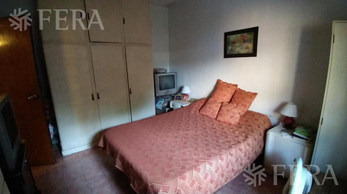 Venta Casa Para Dos Familias Con Cochera En Bernal Oeste