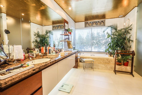 Departamento En Arriendo De 5 Dorm. En Las Condes