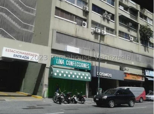 Vendo Espectacular Oficina Ubicada En Una De Las Mejores Zonas De Caracas, Chacao !!!!!   Con Mobiliario De Oficina Totalmente Remodelado...