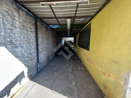 Casa En Venta De 5 Dorm. En La Cisterna