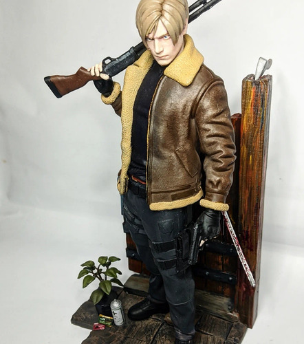 Leon Kennedy Resident Evil 4 Remake 19cm 1/10 Action Figure
