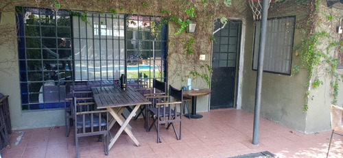 Hermosa Casa Reciclada Con Jardin Y Pileta En Vicente Lopez.