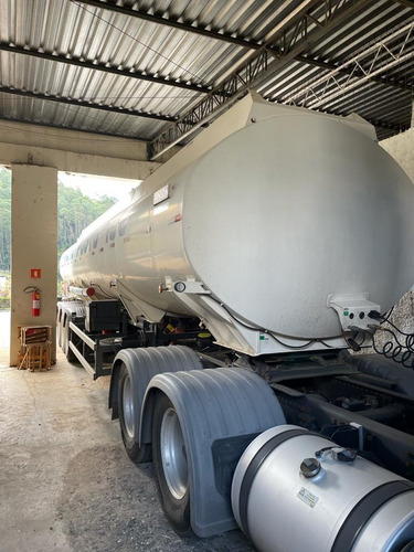 Imagem 1 de 7 de Carreta Tanque Randon 35.000 L - 04 Bocas - Ano 2013