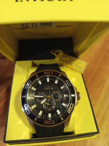 Reloj Deportivo Invicta 50mm Caja Dorada Negro Dorado Negro