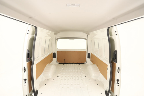 Toyota Hiace 2.8 Tdi Furgón 6at L2h2 3a 5p