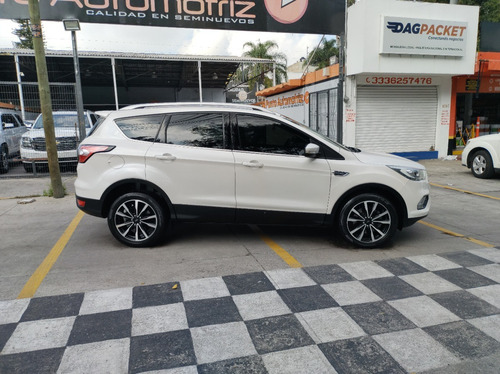 Imagen 4 de 15 de Ford Escape Titanium Ecoboost 2018 Blanca