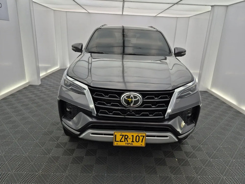 Toyota Fortuner 2.4 SRV