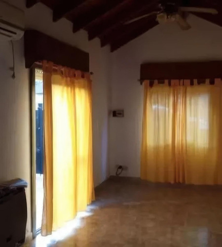 Casa En Venta - 3 Dormitorios 1 Baño 1 Cochera - 300mts2 - Jeppener, Coronel Brandsen