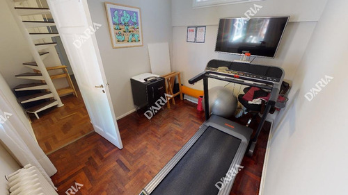 En Buena Zona Residencial, Chalet Totalmente Actualizado Con Lo Mejor, Jardin, Pileta.