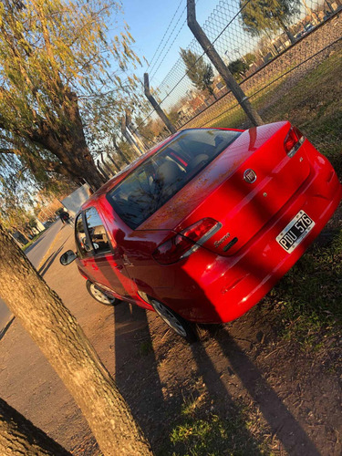 Imagen 4 de 8 de Fiat Siena 2015 1.4 El