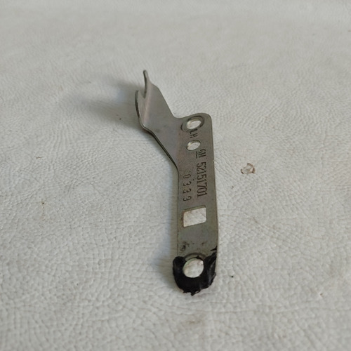 Suporte Maçaneta Porta Traseira Esquerda Onix 2013 A 19 Leia (Usado)