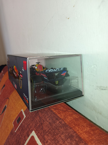 Burago Auto Red Bull F1 Rb18 #11 Sergio Pérez 1:24 (2022) Negro (Usado)