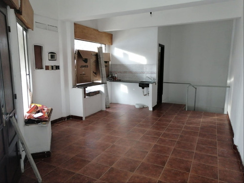 J.s: Local Comercial, Venta, Goes, 1 Dormitorio