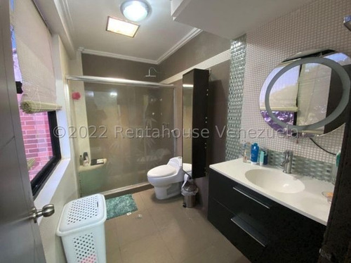 Imagen 17 de 22 de Julio Latouche Vende Hermoso Townhouse En Lomas Del Este Valencia 23-9286