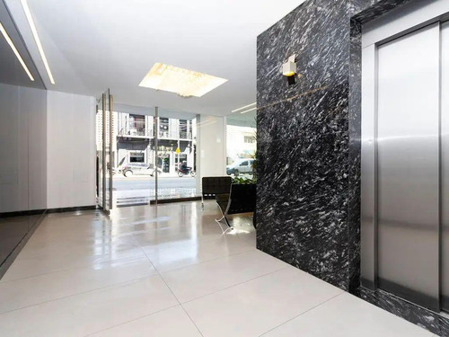Excelente Monoambiente De 47 M² Con Balcón Y Patio