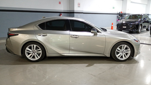Lexus IS 4p 300 Premium L4/2.0/T Aut