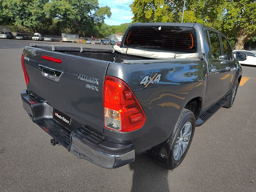 Imagen 11 de 15 de Toyota Hilux 2016 Srx 4x4 At Abasto Motors