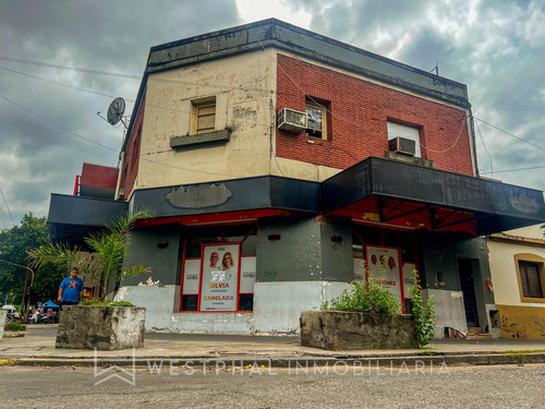 Local Esquina Sobre Av. Alem Esquina Gral. Paz - Alto Tránsito - Muy Comercial