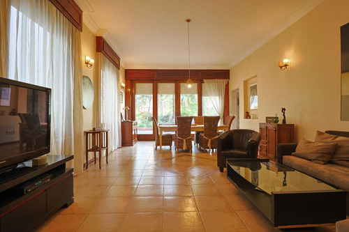 Orden De Vender! Hermoso Padrón Único Sobre Av. J. Suarez, Actualizada, Gran Terreno.