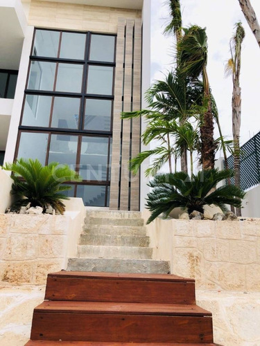 Imagen 10 de 28 de Se Vende Lujosa Casa En Puerto Cancún C2023
