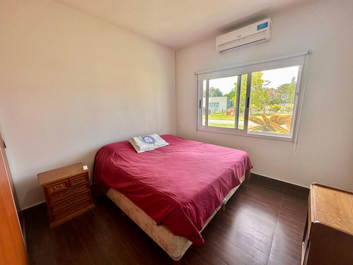Casa En Venta 5 Ambientes Con Cochera, Pileta, Galeria
