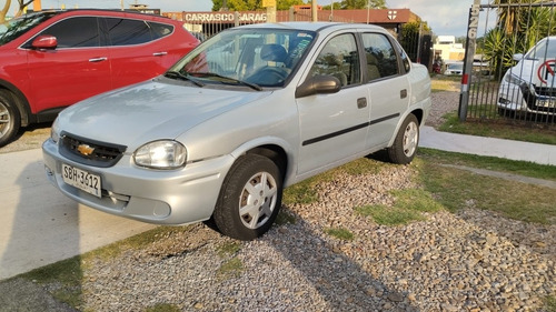 Imagen 2 de 15 de Chevrolet Corsa 2009 1.6 Classic