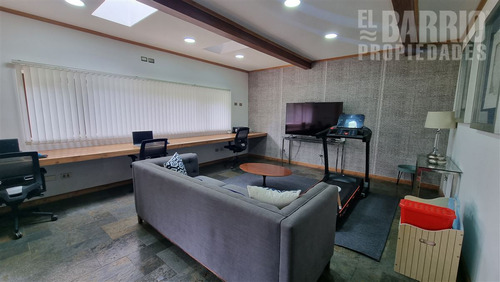 Casa En Venta De 4 Dorm. En Chicureo Centro