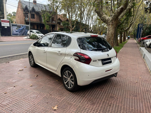 Peugeot 208 1.6 Allure
