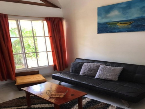 Imagen 2 de 9 de Villa De 1 Habitación Con Piscina En Venta, Centro Del Pueblo, Las Terrenas, Samaná