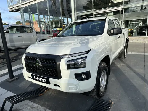 Mitsubishi L200 2.4 Glx Plus 4X4