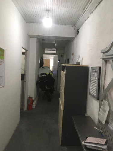 Imagen 2 de 18 de Local Venezuela 2460/ Caba / 80 M2 /con Entrepiso De 70 M2, 2 Baños/ U$s 80.000