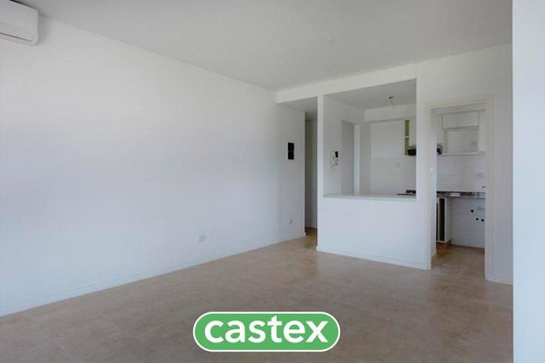 Imagen 3 de 13 de Departamento 2 Ambientes En Venta En Albatros, Nordelta