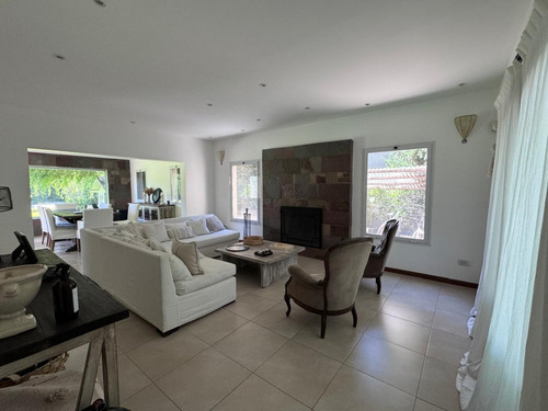 Casa En Venta En Barrio Cerrado Villa Olivos - Venta Particular